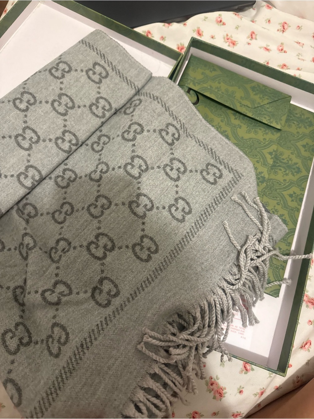 reversible scarf - Picture 4 of 9